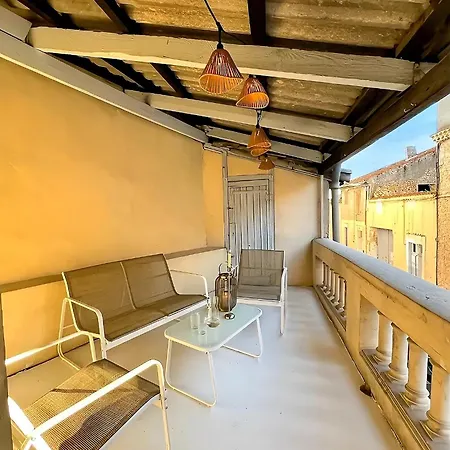 2 Pieces Proche Arenes - Terrasse & Clim アパート